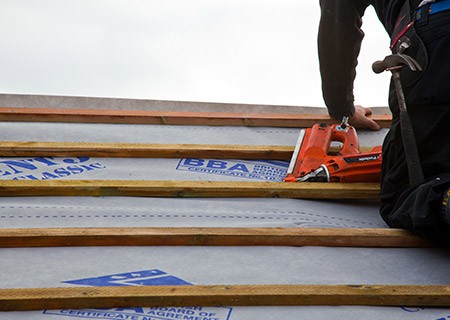 Laying a roof